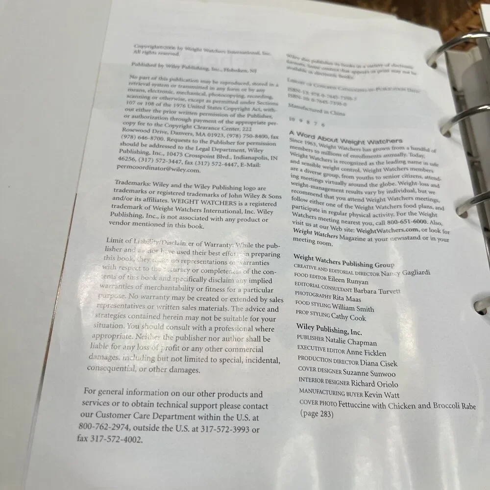 WEIGHT WATCHERS Complete Cookbook 452 Pages Spiral Index Binder Hardback